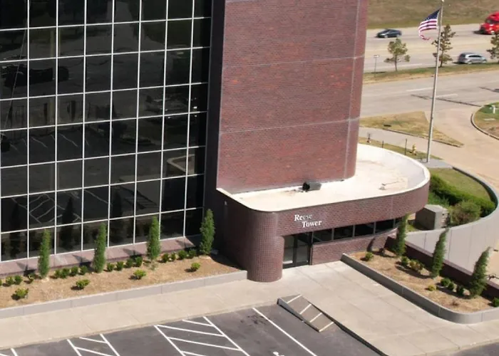 Modern Two Bedroom With Views Tulsa
