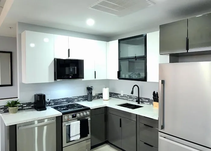 Aparthotel Modern Two Bedroom With Views Tulsa